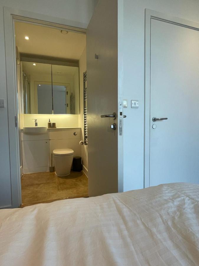 Luxury En-Suite Room Olympic Village In Shared Apartment London Exterior foto
