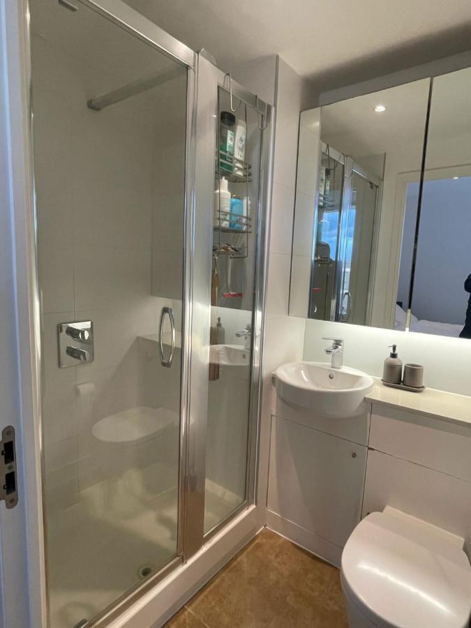 Luxury En-Suite Room Olympic Village In Shared Apartment London Exterior foto