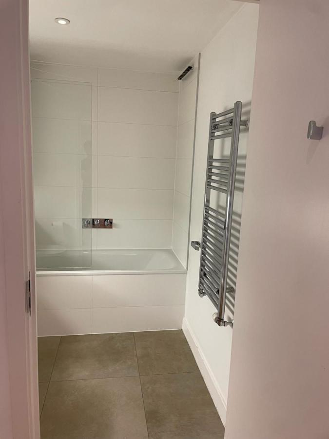 Luxury En-Suite Room Olympic Village In Shared Apartment London Exterior foto