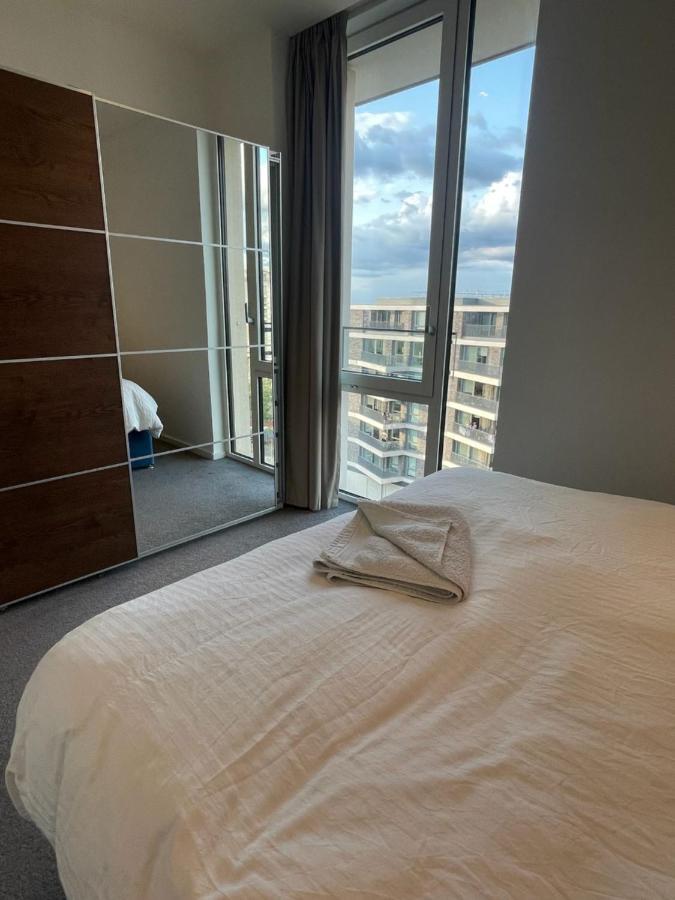 Luxury En-Suite Room Olympic Village In Shared Apartment London Exterior foto