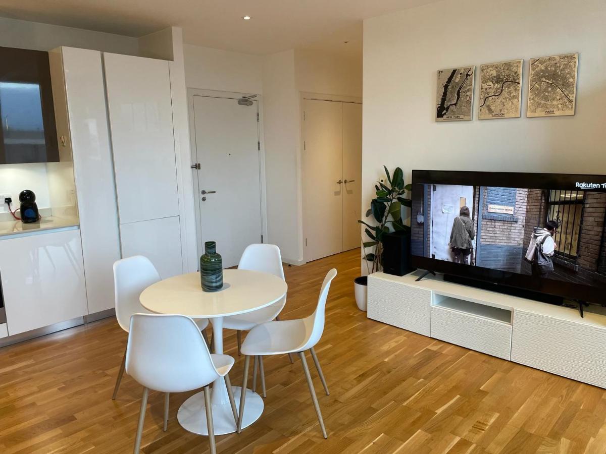 Luxury En-Suite Room Olympic Village In Shared Apartment London Exterior foto