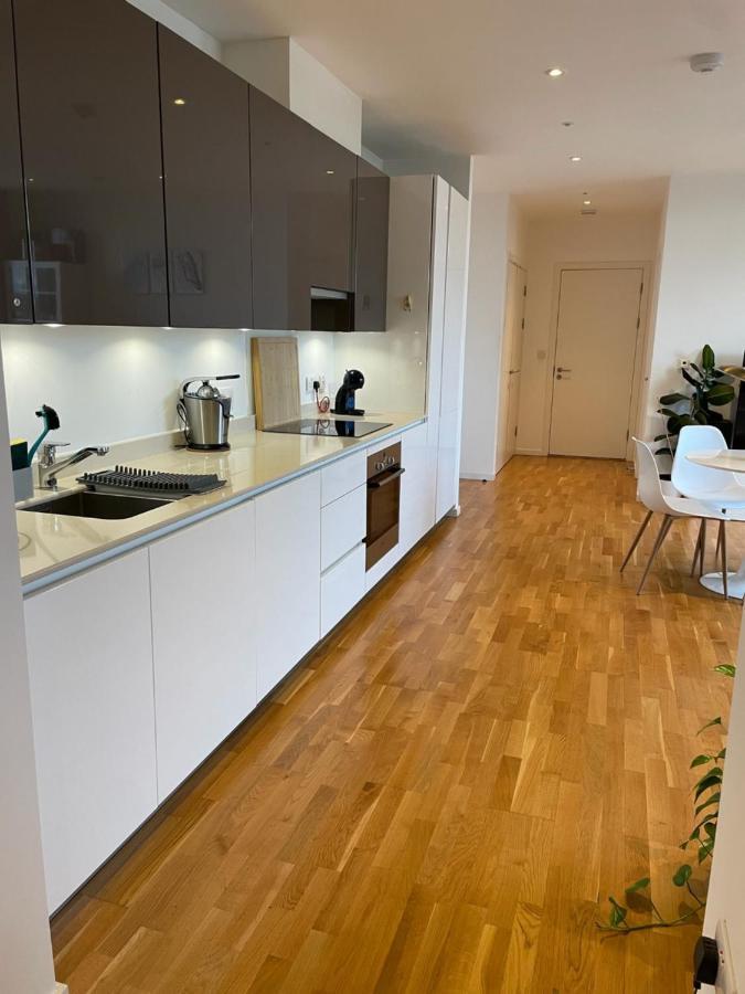 Luxury En-Suite Room Olympic Village In Shared Apartment London Exterior foto